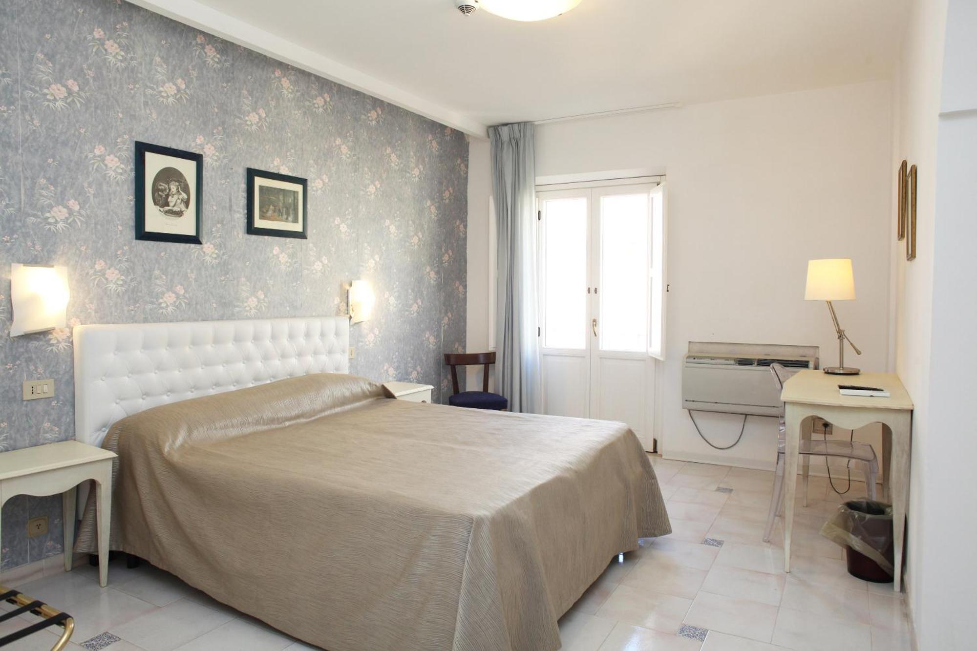 Hotel Russo 3*
